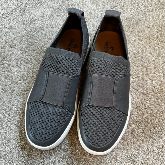 susina slip on sneakers